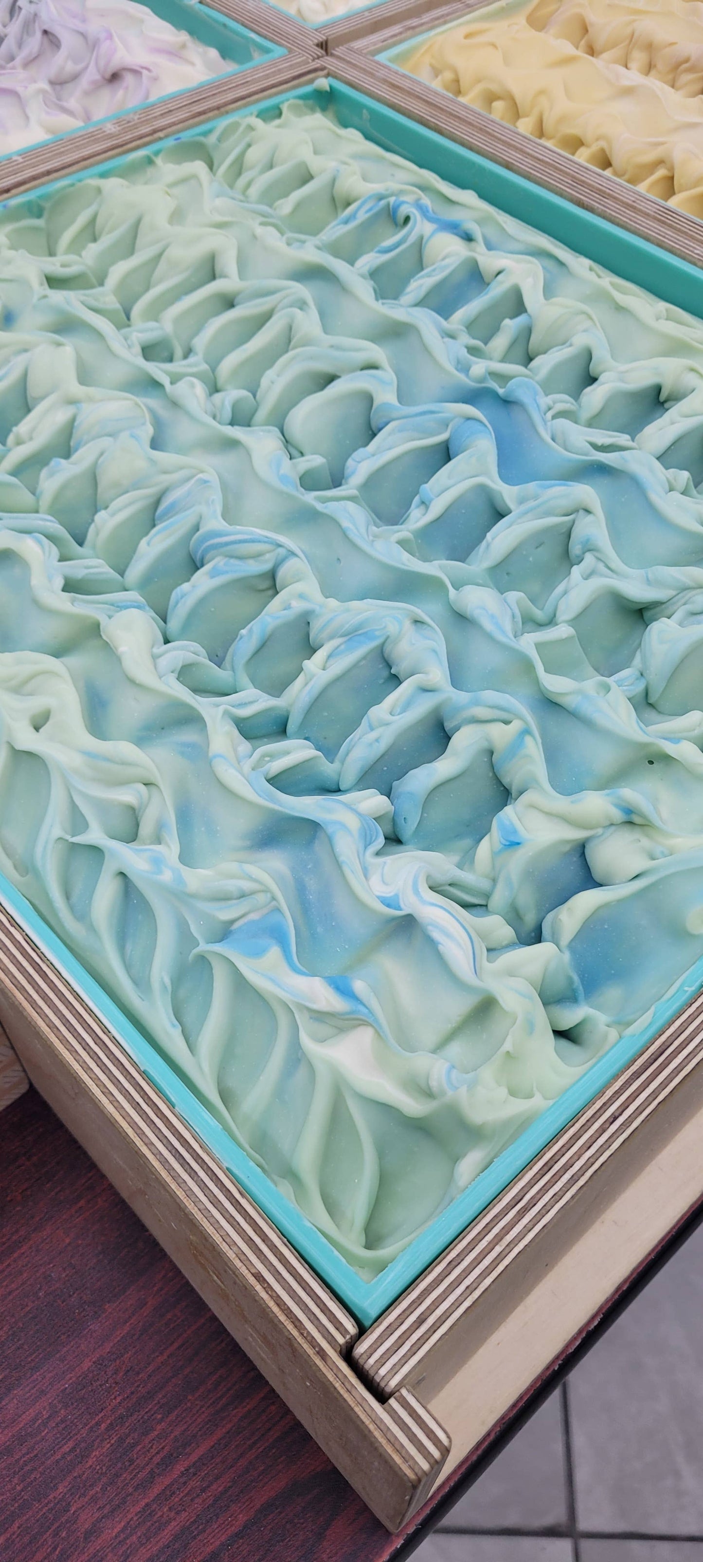 Garden District Artisan Soap - Honeysuckle & Jasmine
